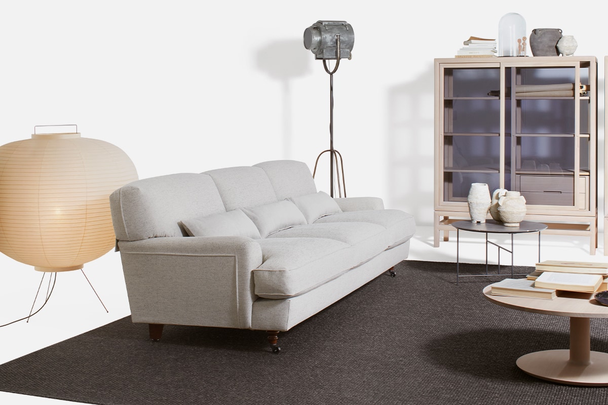 Raffles: Sofa designed by Vico Magistretti